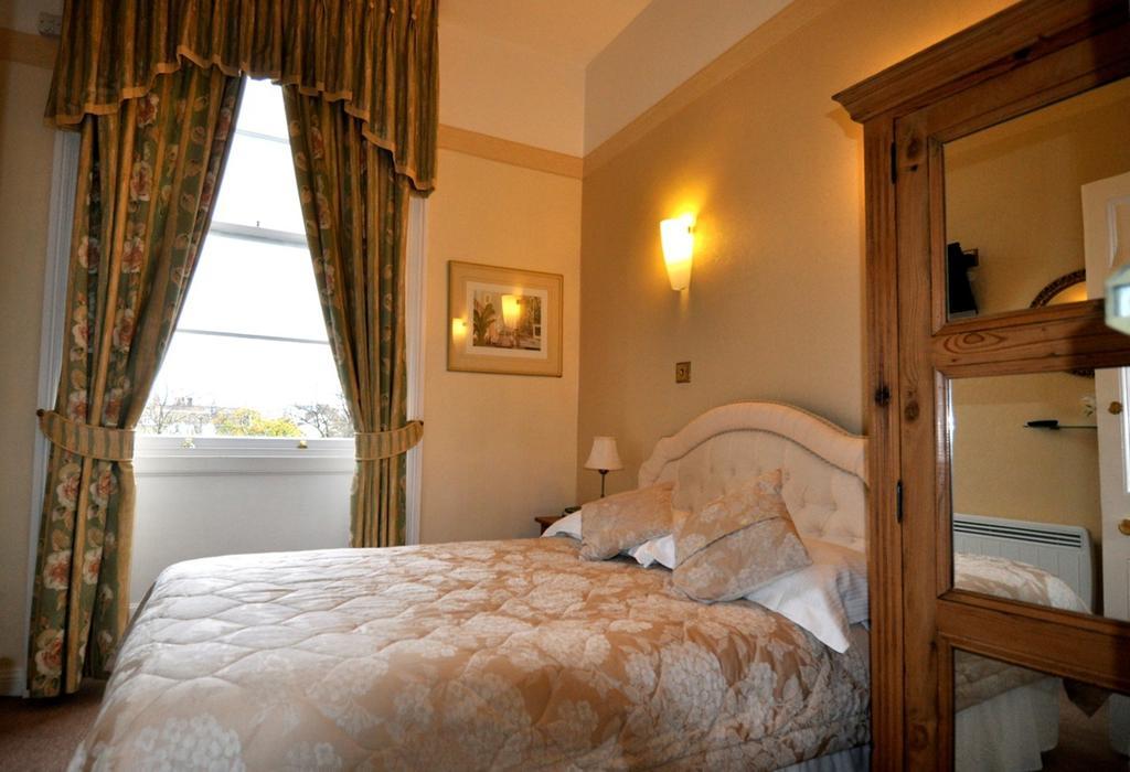 Willoughby House Hotel & Apartments Cheltenham Værelse billede