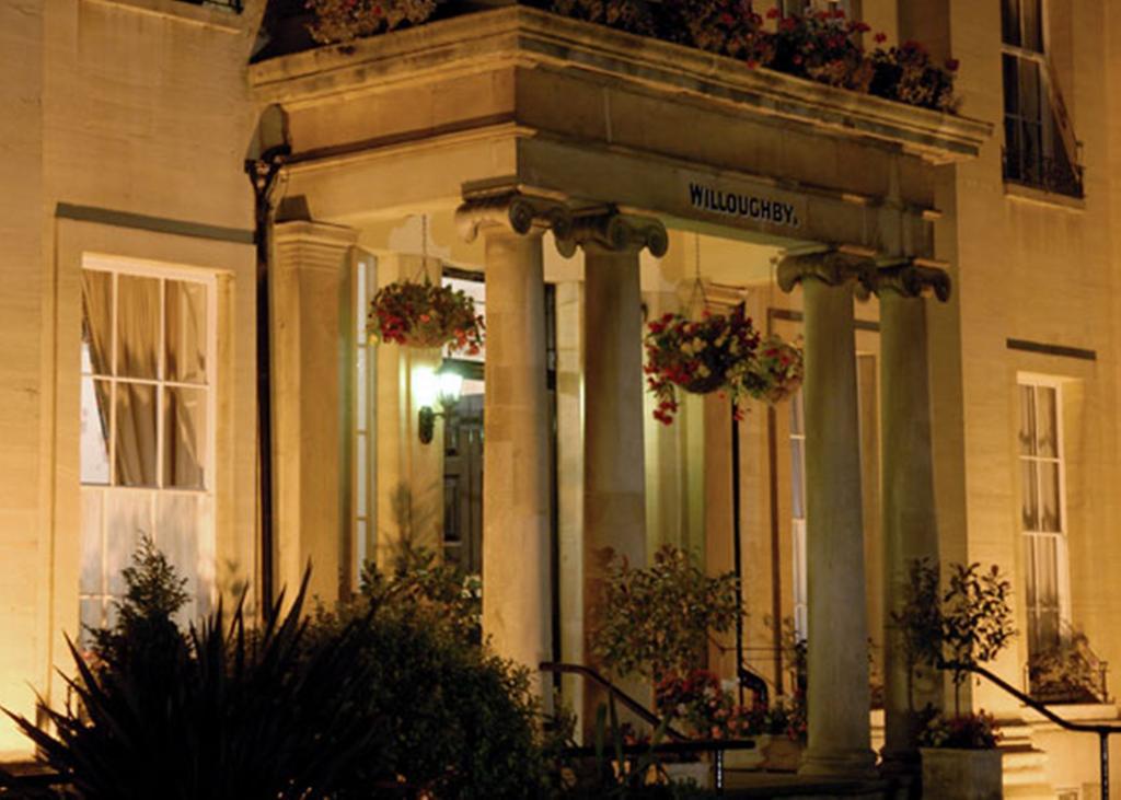 Willoughby House Hotel & Apartments Cheltenham Eksteriør billede